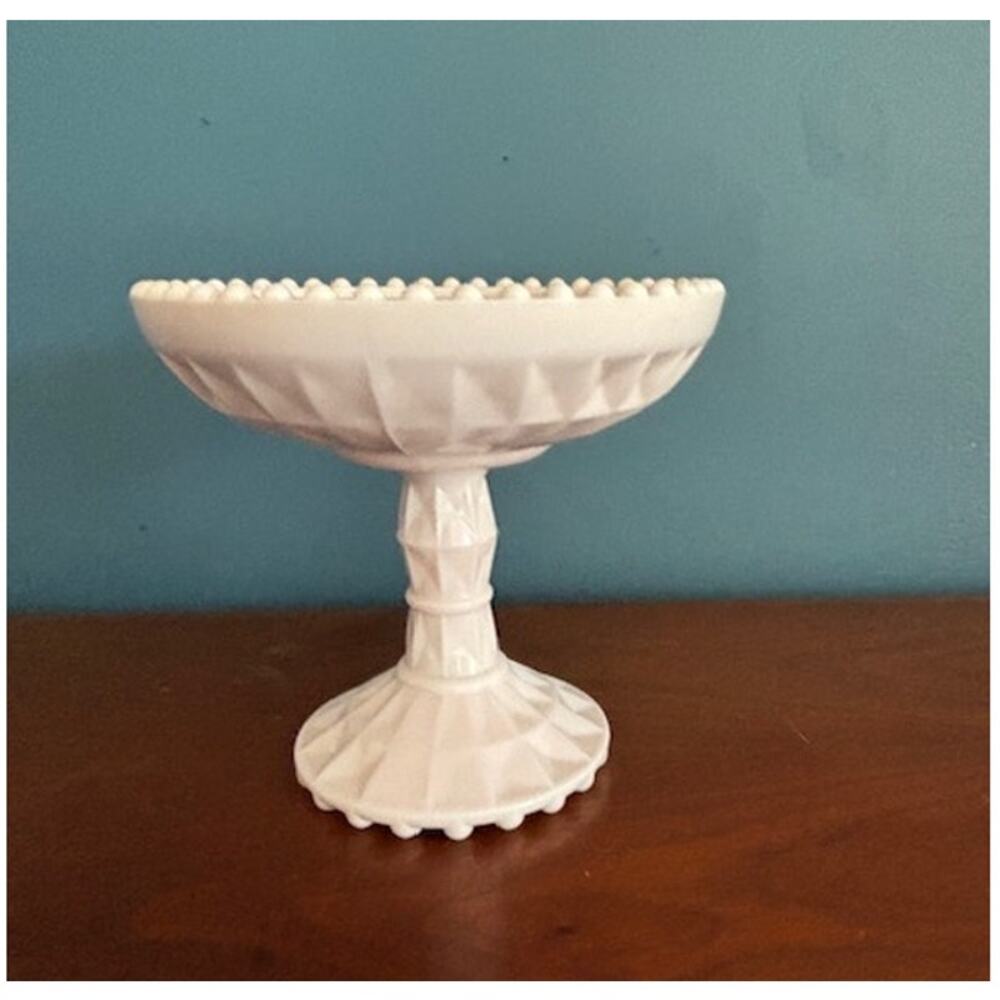 Jeannette Shell Pink Windsor Footed Milk Glass Pedestal‎ Compote Candy Dish